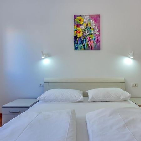 Apartments Host Barbat na Rabu المظهر الخارجي الصورة